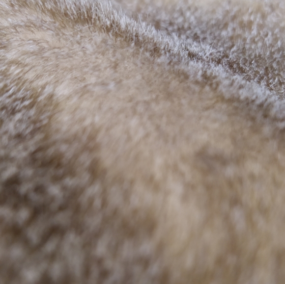 EIVISSA fur vest one size(fits large the best) - Picture 3 of 7